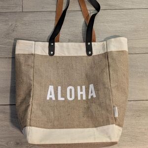 Soha living tote